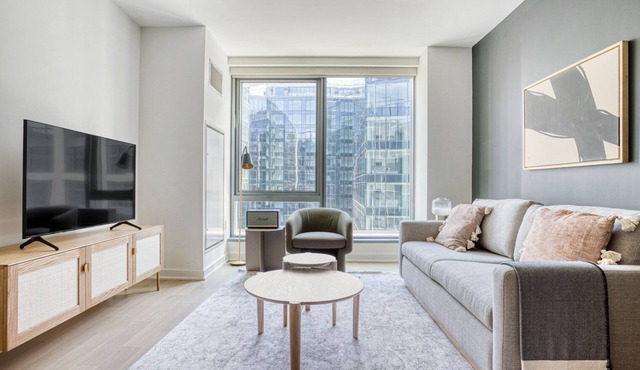 Airy Navy Yard 1BR w/Gym, Rooftop Pool, walk to Nats Park, by Blueground