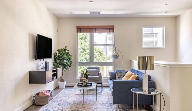 Airy San Mateo 2BR w/Parking & A/C, nr Shops & Parks, by Blueground