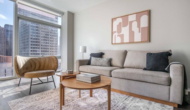 Airy Streeterville 1BR w/Indoor Pool, close to Navy Pier, by Blueground