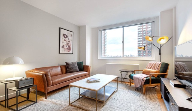 Airy UWS 1BR w/Doorman, Elevator, near Central Park, by Blueground