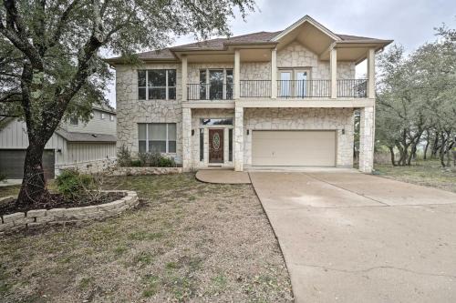 Airy Villa in Austin with BadmintonandVolleyball Court