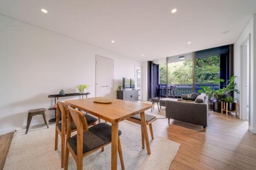 Airy Waterloo Apartment with Pool & Gym Access