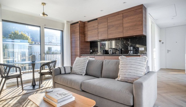 Airy Wiedikon 1BR w/Storage & W/D, nr Market, by Blueground