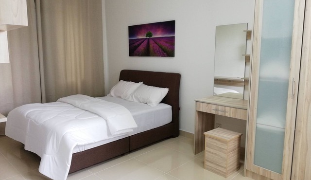 Aisaac Guesthouse 3 Bedrooms Near i-City FREE Wifi