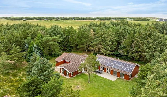 "Aisling" - 700m from the sea by Interhome