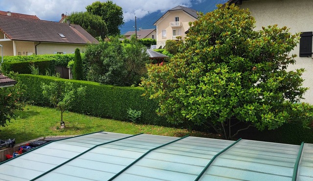 Aix les bains family home between land and lake or town! Within walking distance.