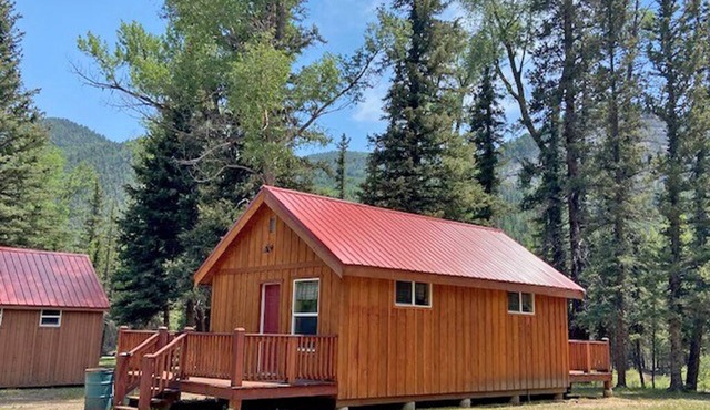 AIYM Camp Riverfront Duplex Cabin, Alamosa Canyon!