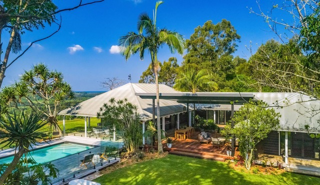 Aja - swimming pool & ocean views