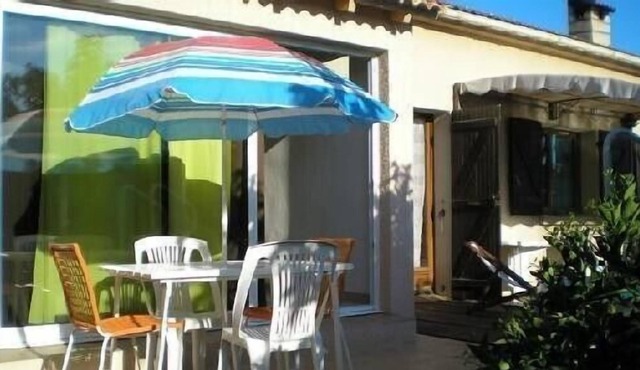 Ajaccio in villa rental pool owner 2-5 people 1-2 bedrooms