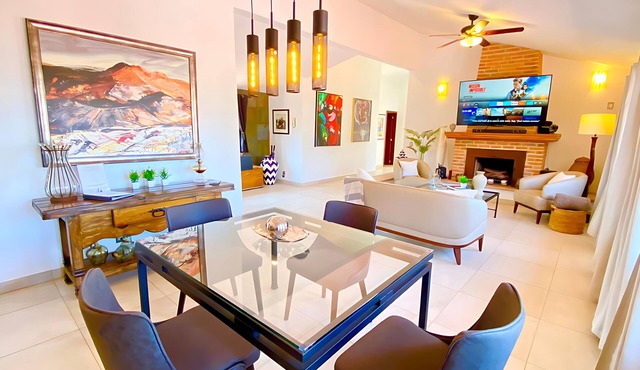 Ajijic Modern 2 Bedroom - Centrally Located - AC - Bikes -Gym -Pickleball Court