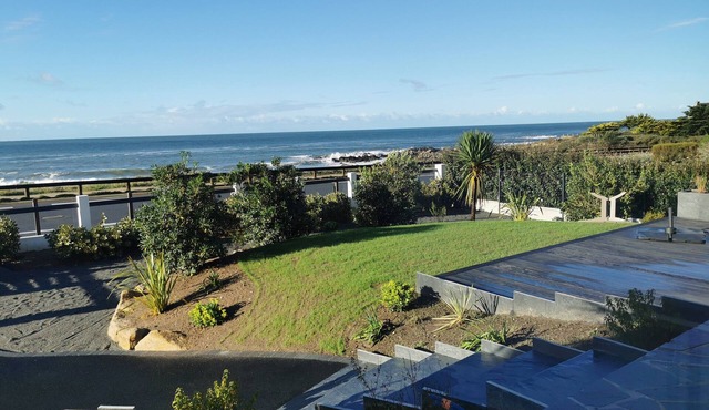 Ajoncs Apartment – Oceanfront, Terrace, Parking