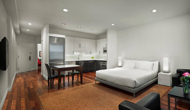 AKA Residences Luxurious Premium Studio w/Custom Furnishings, Den Space & WiFi