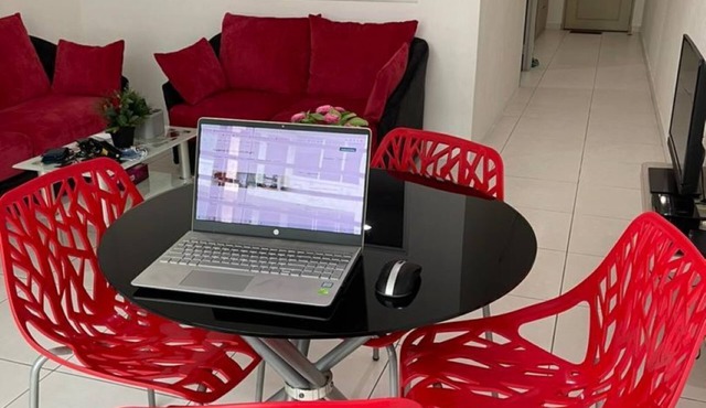 Akademik Suite@Austin Height