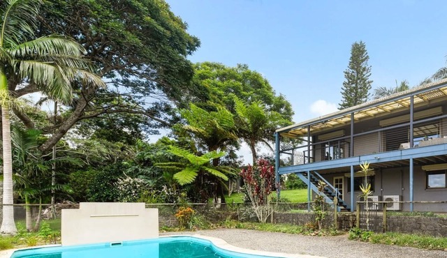 Akala Retreat - Stunning Five-Bedroom Home in Beautiful Flaxton