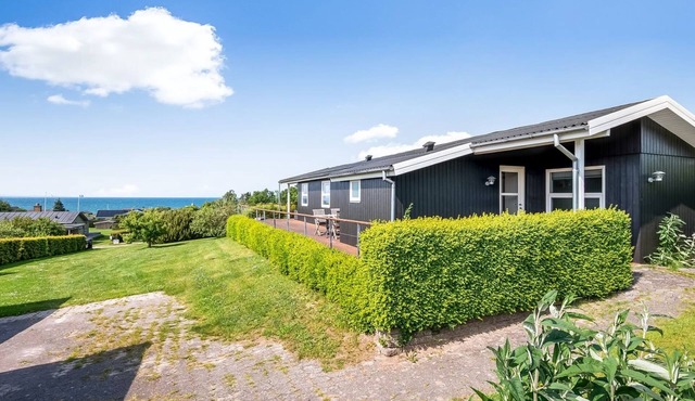 "Akira" - 250m from the sea by Interhome