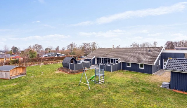 "Akira" - 250m from the sea by Interhome