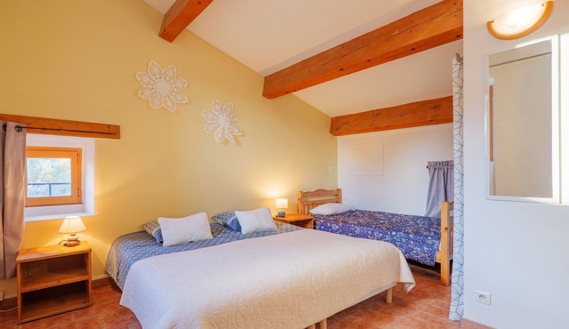 Akoya Guest Room with Shared Terrace & Garden, Wi-Fi