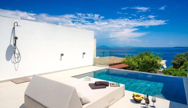 Akrogiali Apartments