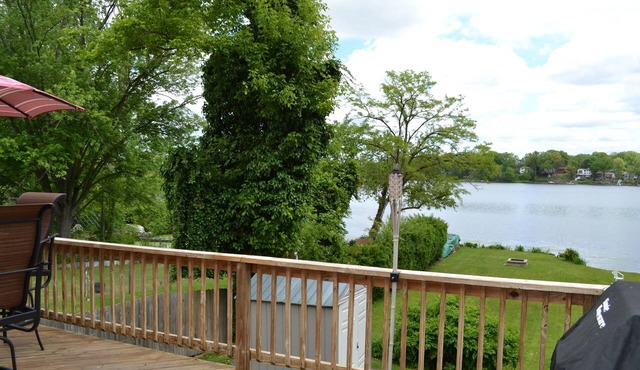 Akron Lakefront Christmas nHolidays in Portage Lakes Getaway/amazing view.