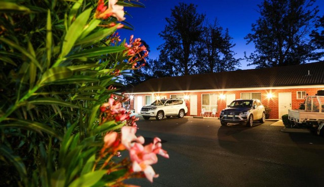 Akuna Motor Inn and Apartments