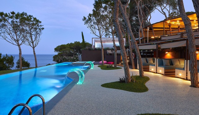 Alàbriga Hotel & Home Suites