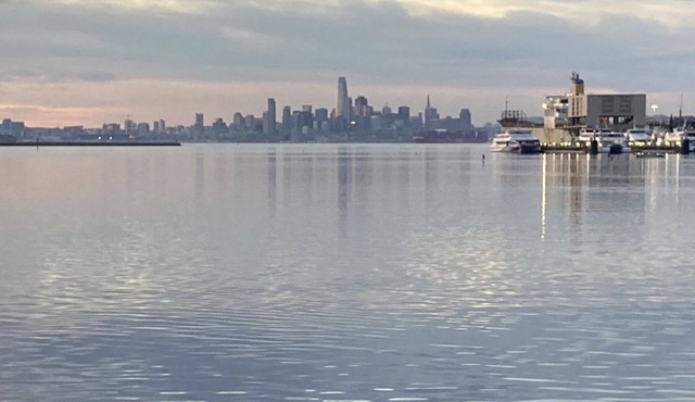 Alameda Bedroom and Bathroom with Private Entrance