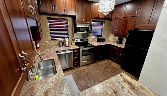 Alamo Heights townhouse centrally located near airport and downtown