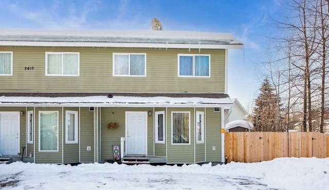 Alaska Hog House: Cozy & Spacious home Anchorage