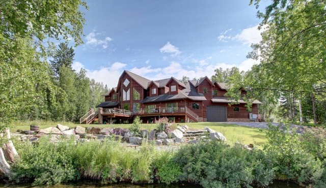 Alaska Lake Front Luxury