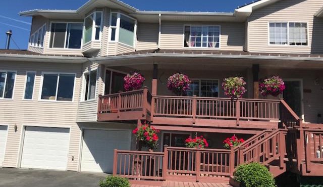Alaska Sundance Retreat Bed & Breakfast
