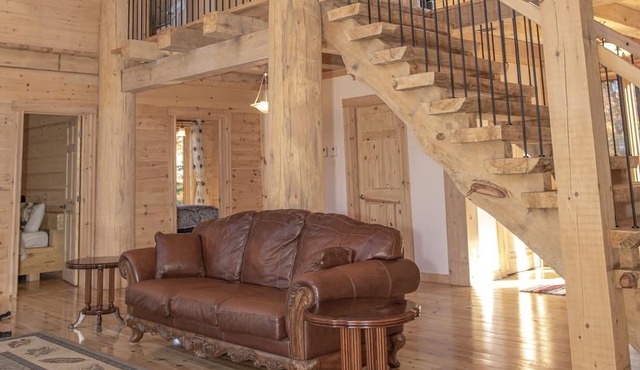 Alaskan Chalet-Love Nature