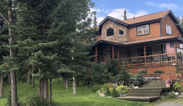 Alaskan lodge-like living - 15 min to city - 5 min to great hikes