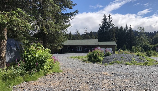Alaskan sportsman’s Home
