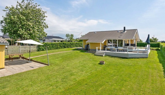 "Albantine" - 150m from the sea by Interhome