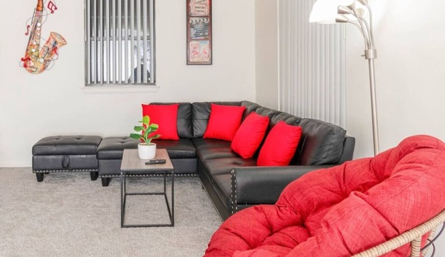 Albany Condo w/Kitchen, Gym, WiFi & BBQ Area – Near Downtown