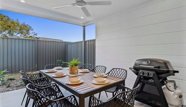 Albany Creek Retreat - 4BR Brand New Family Haven