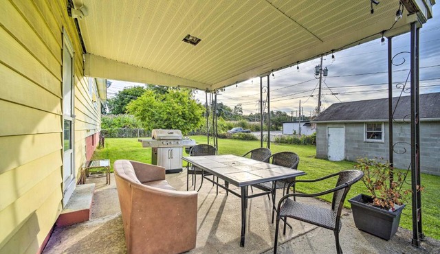 Albany Home w/Fenced Yard & Patio - Pets Welcome!
