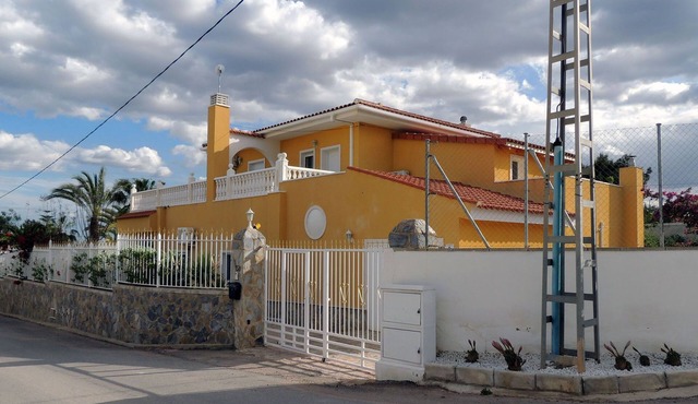 ALBATERA HOUSE RENTAL 12 PEOPLE