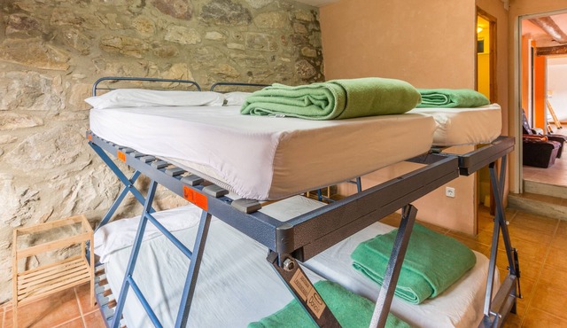 Alberg La Solana - B12 - Habitación Cuádruple - 2 Literas Extensibles (4 Adultos)