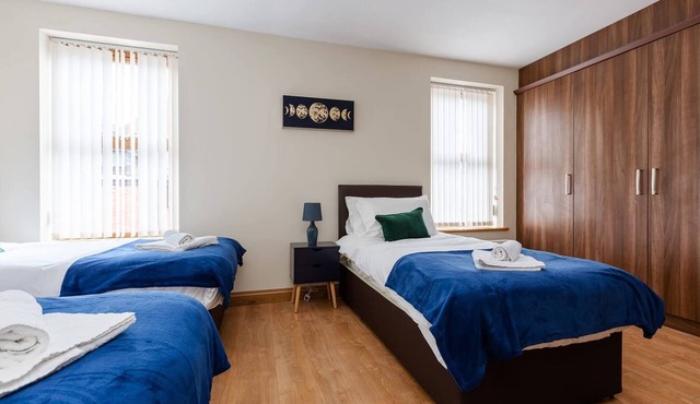 Albert | 5 Bedrooms Sleeps 11 Parking Wi-Fi