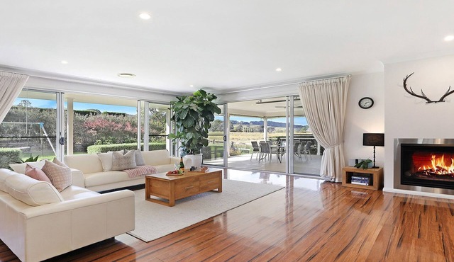 Albert Fields - stylish family-friendly retreat in the Southern Highlands