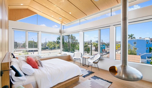 Alberta Beach Loft - Modern Home with Rooftop & Spa