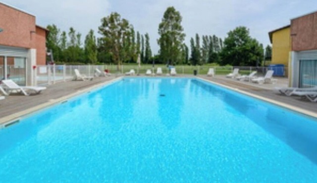 Albi Le Domaine du Green 2p4