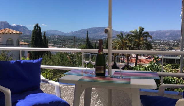 Albir Apartment in House with Community Pool, Balcony with Mountain and Sea View
