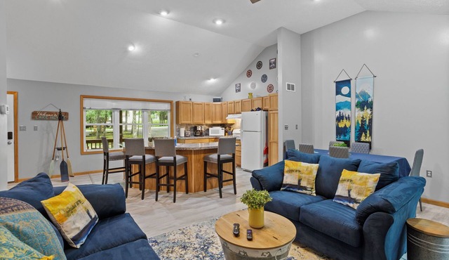 Albrightsville Ranch with Fireplace, BBQ, Game Room & Outdoor Fire Pit!