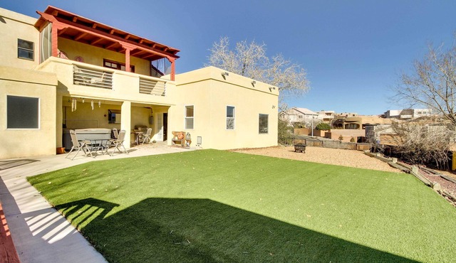 Albuquerque Home w/Spacious Yard & Fire Pit!