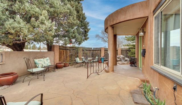 Albuquerque Home w/Patio < 1 Mile to Nob Hill!