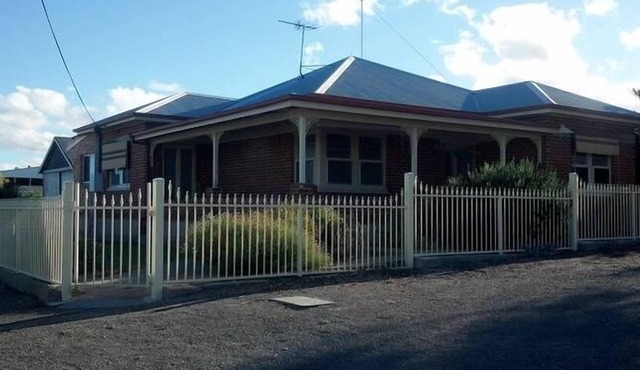 Alby's on Towler Street