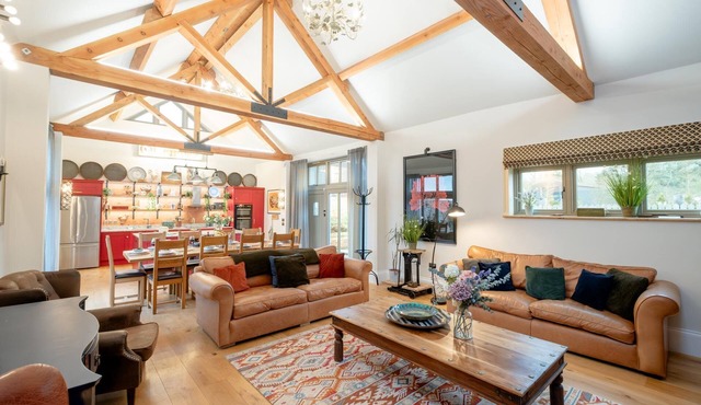 Alde Bay Farm - Barn Owl Sanctuary - sleeps 10 guests in 5 bedrooms