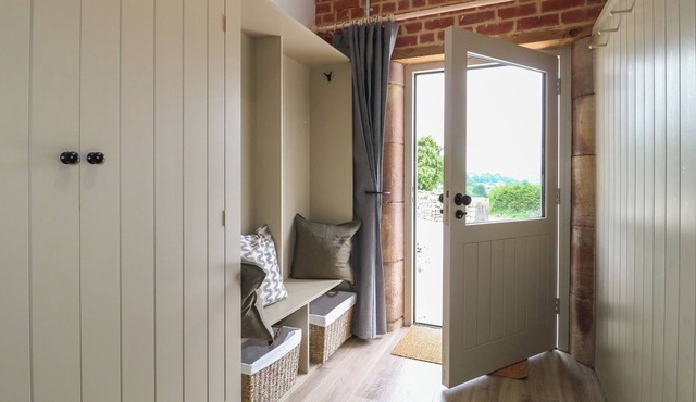 ALDER COTTAGE - FOLD YARDS, family friendly in Alderwasley